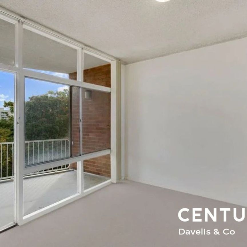 Coastal Living Just Minutes from Manly Beach - Photo 1