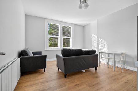 Apt 3 56 Myrtlefield Park, BELFAST, BT9 6NF - Photo 2