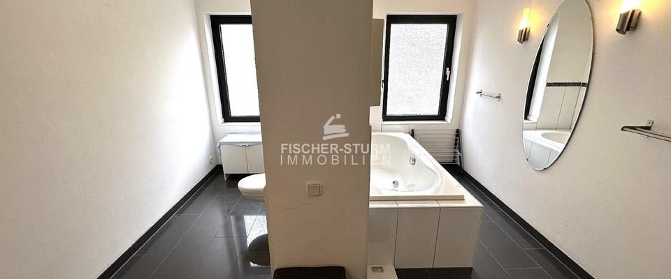 Düsseldorf-Lichtenbroich: 2,5-Zimmer-Maisonette-Wohnung mit 2 Balkonen und Einbauküche! - Foto 1