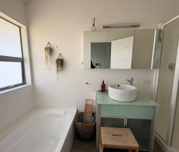 Coastal Beach Haven - Photo 4