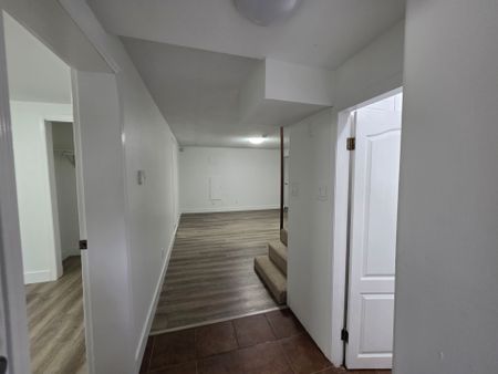 BSMT LEVEL OF GREAT HOUSE IN COQUITLAM (UTILITIES INCLUDED) - Photo 5