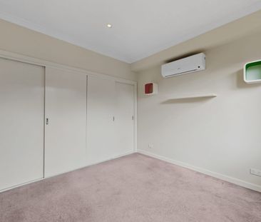 Flipped Coburg living - Photo 5