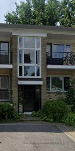 Situé pres du Céjep-UL 4 ½ demi‑sous‑sol. Idéal étudiants - Photo 3