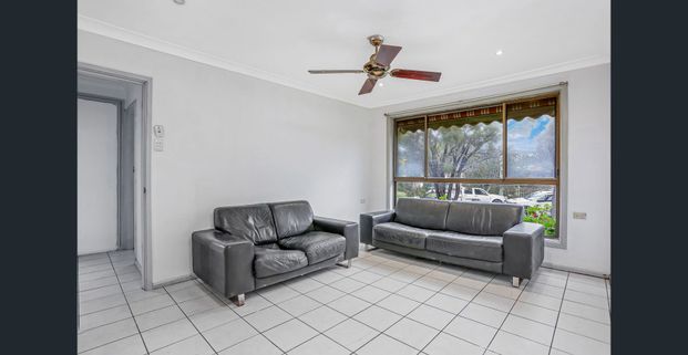 Modern 3-Bedroom Home with Double Garage - Photo 1