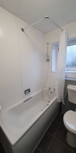 Studio Flat, Kensington Court, M7 - Photo 3