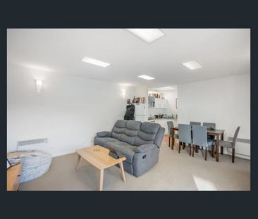 Low Maintenance One Bedroom Unit - Photo 5