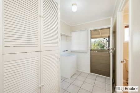 CHARMING HOME IN POPULAR MILLBANK - Photo 4