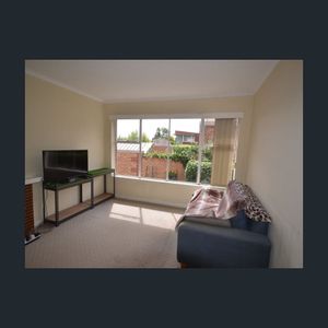 Prime Location - Photo 2