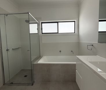 STUNNING NEAR NEW 3 BEDROOM TOWNHOUSE - Photo 1