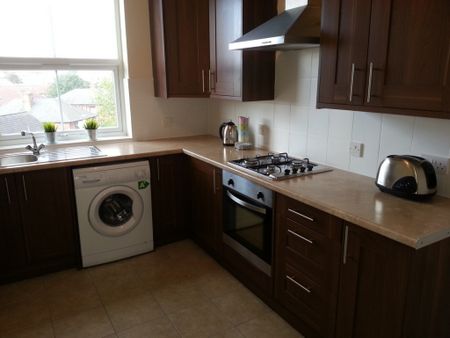 2 Bedroom Terraced To Rent in Lenton - Photo 2