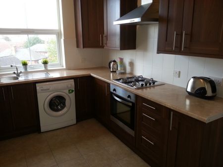 2 Bedroom Terraced To Rent in Lenton - Photo 4