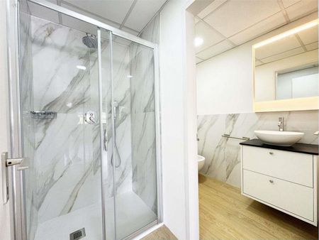 3.5 room apartment in the center of Lugano with partial lake view - Photo 5