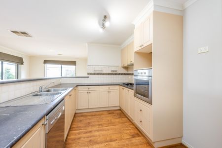 3 Holstein Court, Shepparton VIC 3630 - Photo 3