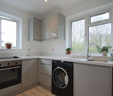 2 bedroom maisonette to rent - Photo 5