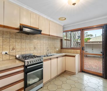 9 Ashworth Street, Albert Park. - Photo 5