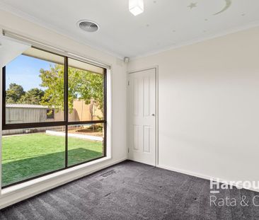 Spacious 3-Bedroom Home in Mill Park - Photo 4