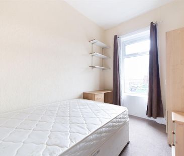 2 bed flat to rent in Rothbury Terrace, Newcastle Upon Tyne, NE6 - Photo 3