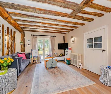 An exceptional character family house set in idyllic countryside se... - Photo 1