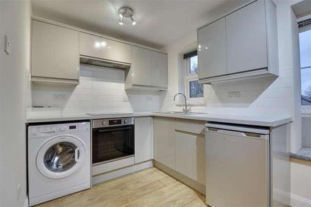 Honeywood Close, Portsmouth, PO3 - Photo 4