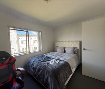 2 Bedroom townhouse with Tandem garaging - Photo 5