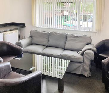 1 bedroom in a house share to rent - Photo 1