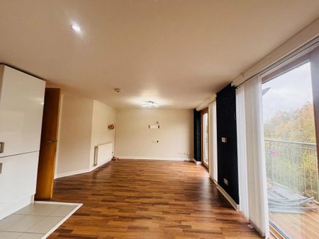 2 bedroom flat to rent - Photo 2