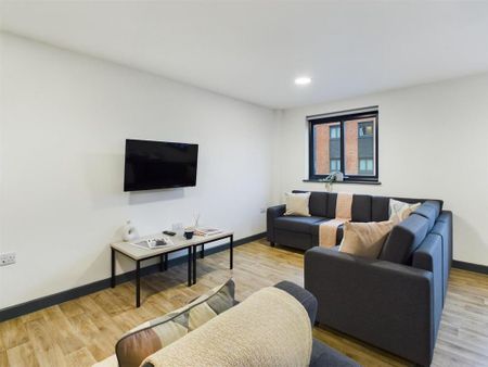 1 bedroom in a flat share to rent - Photo 3