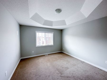 For Lease - 21 Fitzroy Avenue, Markham, Ontario - Photo 5