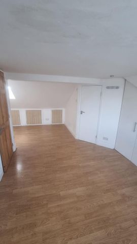 3 bedroom flat to rent - Photo 5
