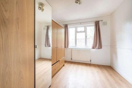 Bream Gardens, East Ham, E6 - Photo 3
