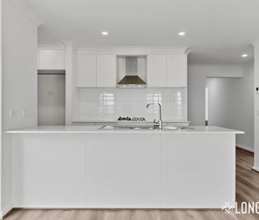 5 Newcastle Road, Rockbank VIC 3335 - House For Rent | Domain - Photo 3