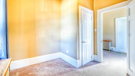 For Lease - 1110 Simcoe Street Unit# Upper #3, Oshawa, Ontario - Photo 4