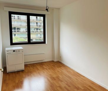 Ruim 2 slaapkamer appartement met kelder en autostaanplaats - Photo 6