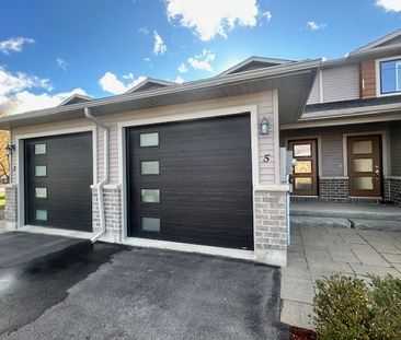 For Lease - 5 Ridgeway Place, Belleville, Ontario - Photo 1