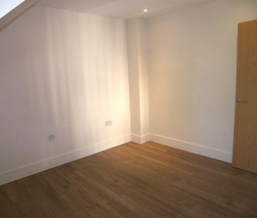 4 bedroom terraced house to rent - Photo 6