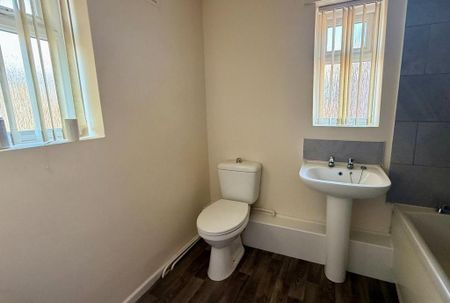 2 bedroom semi-detached house to rent - Photo 5