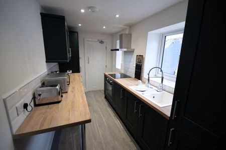 Room 3, 7 Howe Street, CA1 2HS - Photo 3