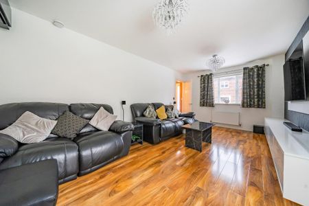 4 bedroom semi-detached house to rent - Photo 2