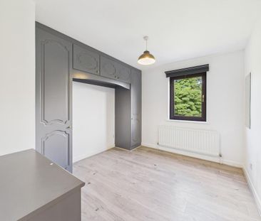 3 bedroom flat to rent - Photo 4