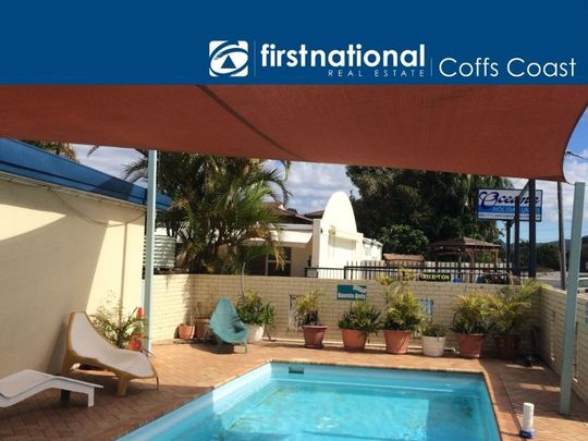 Beachside living including water and pool to enjoy in the summer months - Photo 1