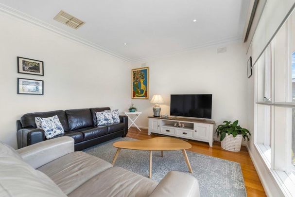 Family Home in Great Location! - Photo 1
