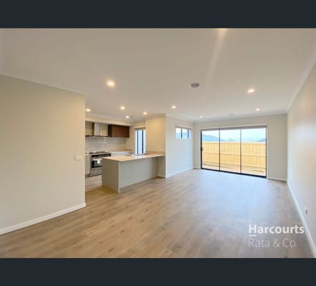 6 Pinfold Road, Wollert, Vic 3750 - Photo 2