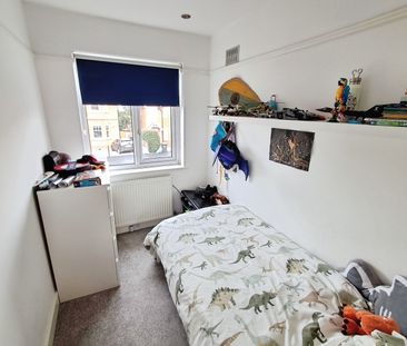 Robin Hood Road, Brentwood - Photo 5