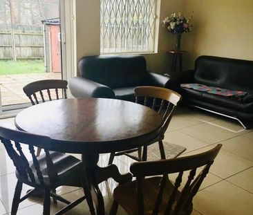 Room in a Shared House, Iveagh Avenue, NW10 - Photo 1