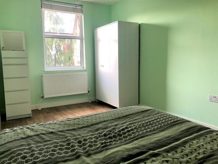 3 Bed Terraced House, Georgetown Close, SE19 - Photo 4