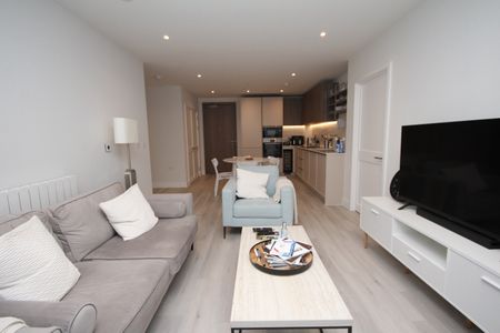 2 Bed Flat, Cairncross House, SE3 - Photo 4