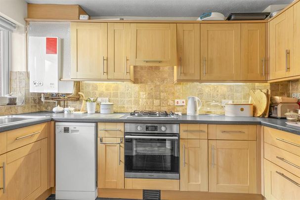 2 bedroom terraced house to rent - Photo 1