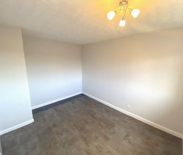 Price £2,300 pcm - Available Now - Unfurnished - Photo 5
