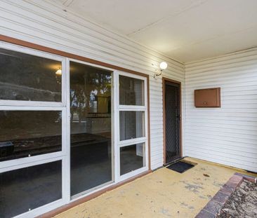 Character home in a great location - Photo 3