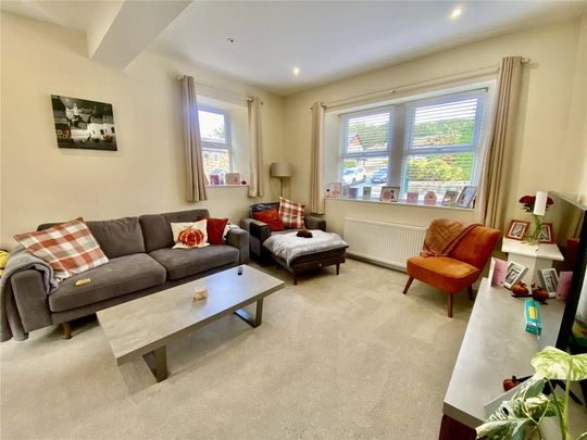 4 bedroom detached house to rent - Photo 1